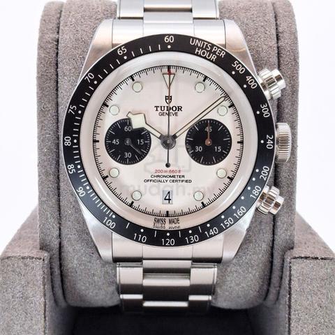 Carousel Image Selected