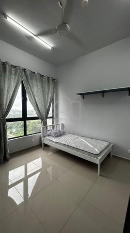 Midland City for rent small window room 1