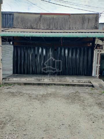 Kedai Makan Untuk Dijual – Bangunan Milik Keluarga, Tanah KTM
1