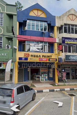 Rumah kedai 3 tingkat di hadapan jalan utama Bandar Dungun. 1