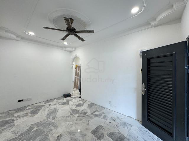 Renovated & Extended Single Storey Taman Velox Rawang For Sale 1