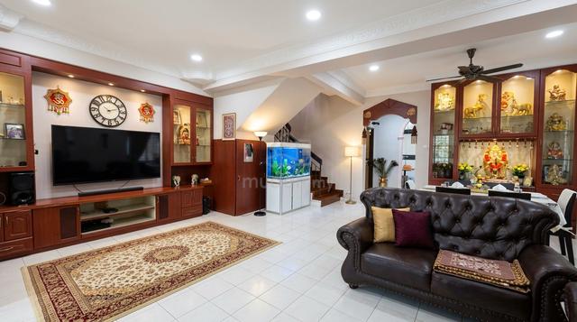 Below Market Dsty Corner Lot Bandar Putra Kulai|Fully Reno|Full Loan 1