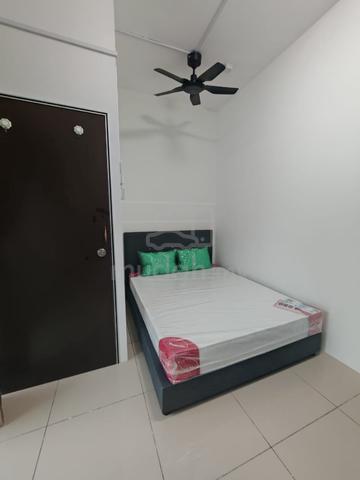 Female room for rent at Suriamas Suites Condominium @ Larkin JB Town 1