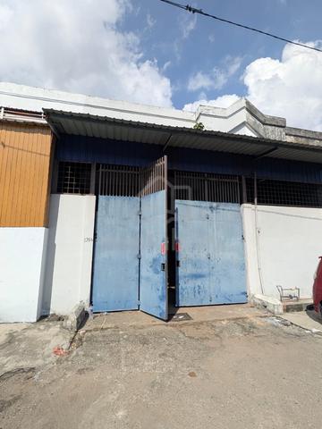 1.5 Storey Terrace Factory @ Taman Putri Kulai, Johor 1