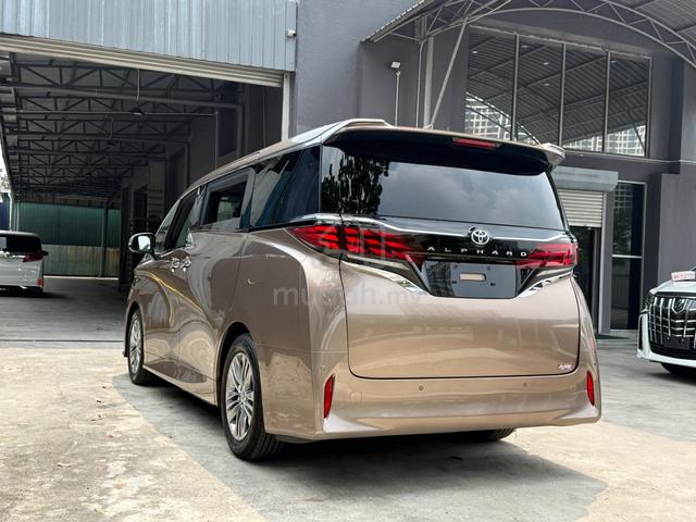 2024 Toyota ALPHARD Z Gold 💛 Mileage 4k km Only - 3
