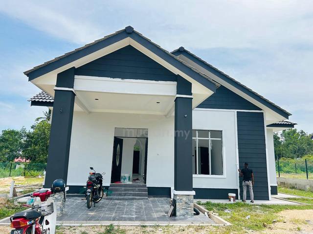 BANGLO KG BANGGOL SAMAN BERHAMPiRN EXIT HIGHWAY BUKIT MERBAU KOK LANAS 1