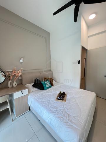 Balcony Middle Room (R2) D7 1