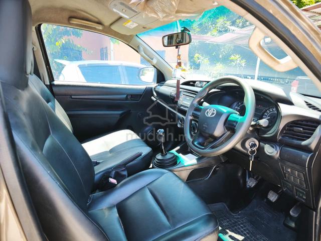 SingleCab 2017 Toyota HILUX 2.4 VNT 4WD (M) - 4
