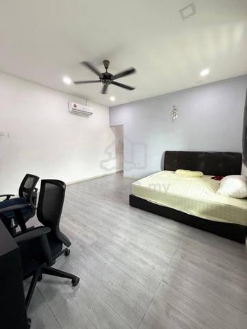 Taman Pelangi indah Double Storey House 4+1Bed Fully @ Ulu Tiram 1
