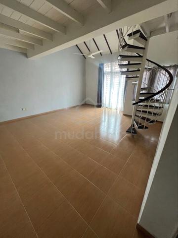 2.5 storey terrace house renovated 1