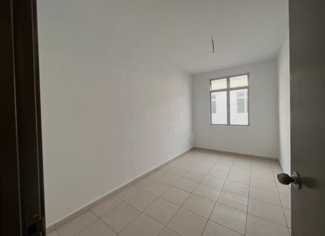 Medium room for rent 1