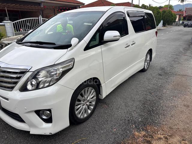 2012/2015 Toyota ALPHARD 2.4 HIGH SPEC PILOT SEATS - 2