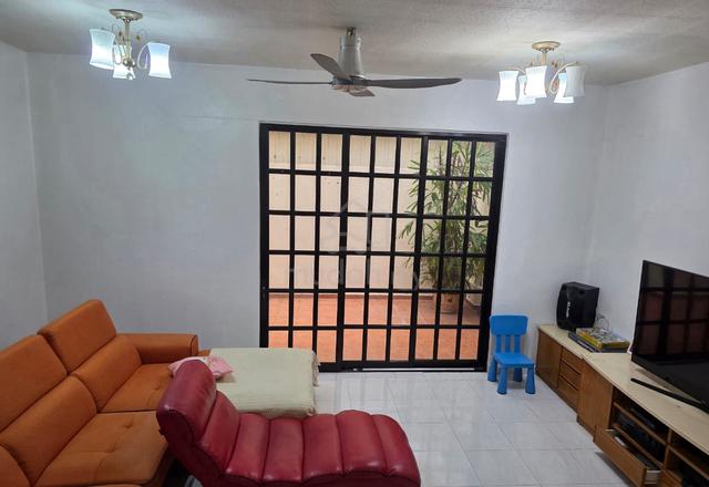 3 Storey House Krystal Court 1728sqft Gated backyard Sungai Nibong 1