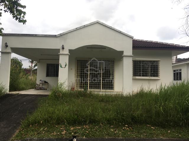 Single Storey SEMI D End Lot in Green Street Home For Sale 1