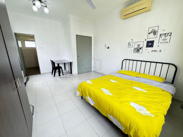 Suria Jelatek Ampang Hilir Single Medium Balcony Master Room LRTJelate 1