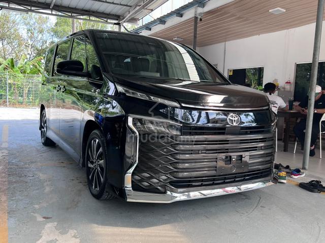 Toyota VOXY 2.0 S-Z - 2