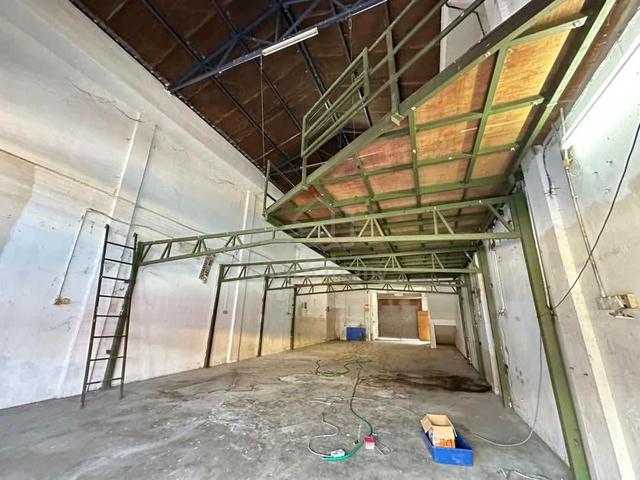 KLANG JAYA 1.5 Storey Link Industrial Factory For Rent 24x70 1