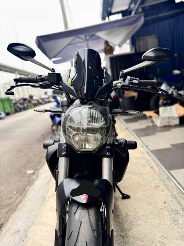 DUCATI Monster 821 - photo 2 of 10