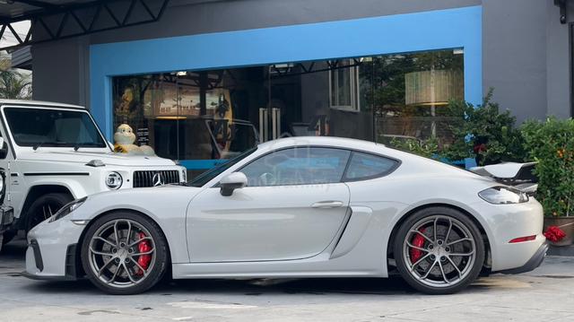 2021 Porsche CAYMAN 718 GT4 4.0 (M) - 3