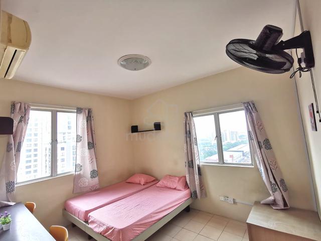 FREE 1 MONTH USJ 1 Female Master Room Casa Subang Damen Mydin Segi BRT 1