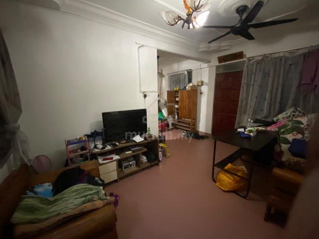 Flat Taman Molek 1