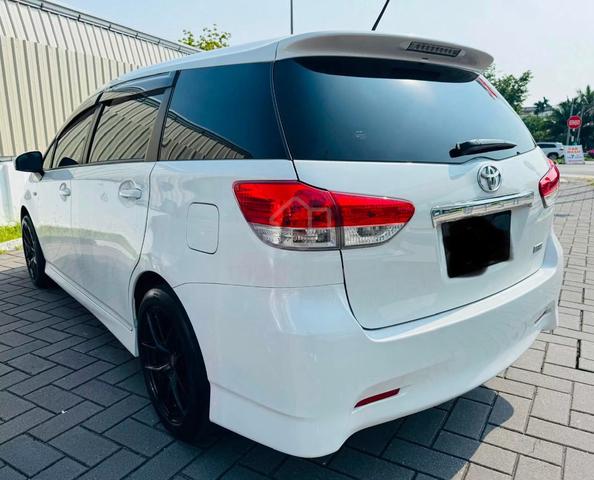 2012 Toyota WISH 1.8 S ZGE20G FACELIFT (A) - 2