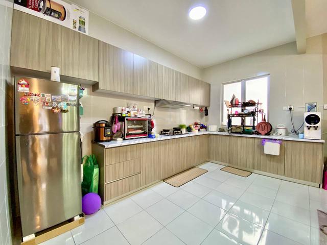 Residensi Adelia 4