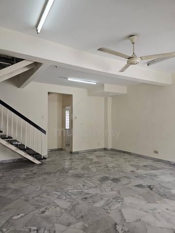 2 Storey Terrace in USJ13 4