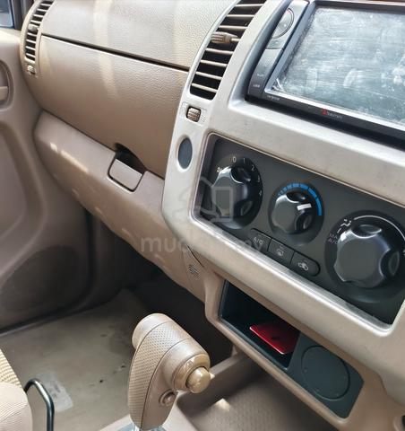 2010 Nissan NAVARA 2.5 CALIBRE (A) - 3