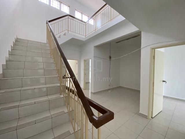 Shah Alam, Seksyen 25, Gated and Guarded, 5 bedoom 4 bath 1