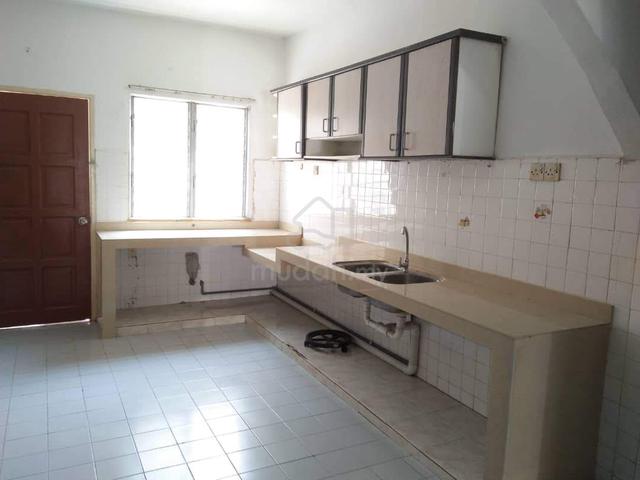 2 storey terrace house for rent @ taman puchong perdana 1