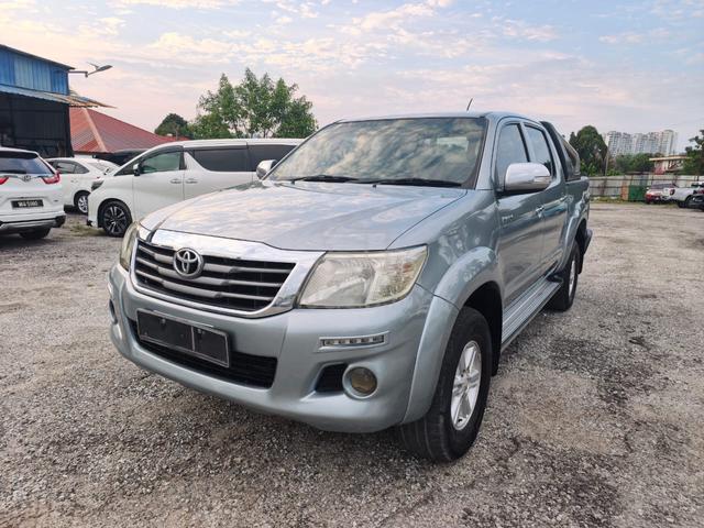 2013 Toyota HILUX 2.5 G VNT FACELIFT (A) - 4