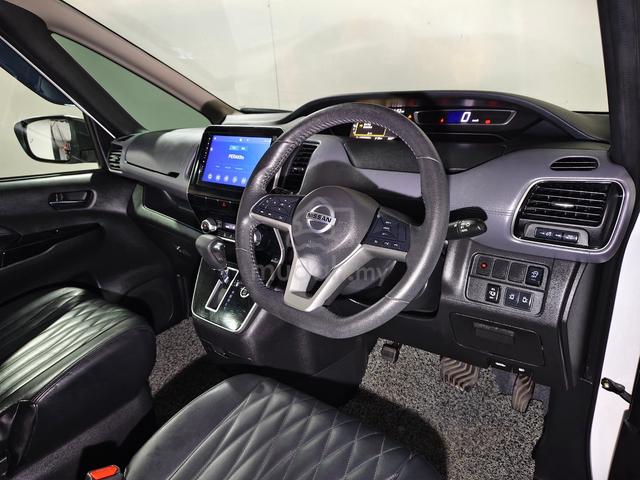 2022 Nissan Serena 2.0 Premium F/Service Like New - 4