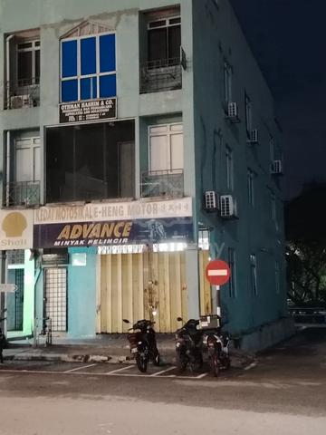 Salak timggi shop lot to sell 1