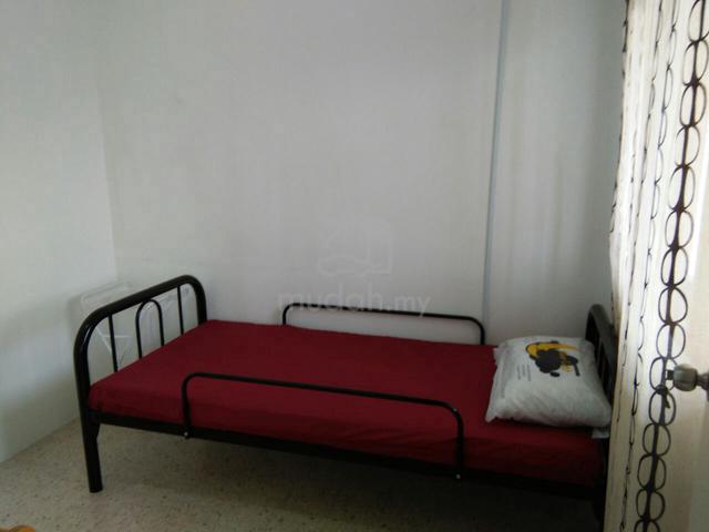 Single Room Wanita Jalan Kaki 2 Minit LRT Cempaka 1