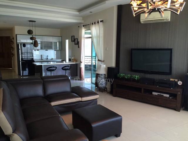 The View Condominium (Twin Towers) 1