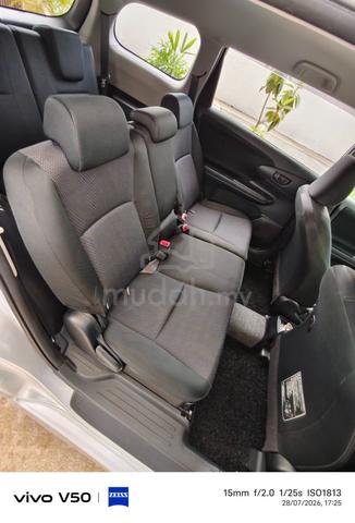 2013 Toyota WISH 1.8 G ZGE25G FACELIFT (A) - 5