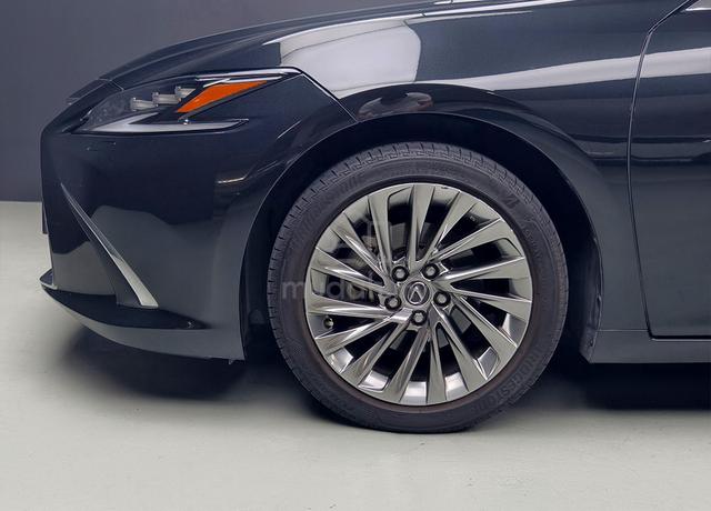 2023 Lexus ES250 2.5 Luxury Facelift - 3