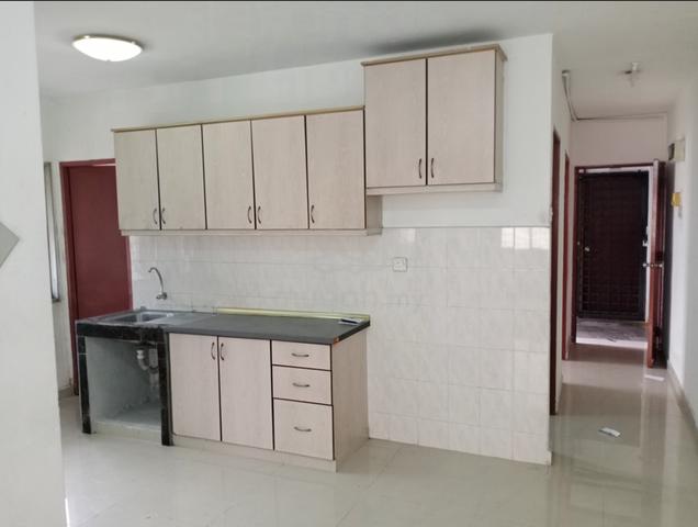 Apartment Lestari (Damansara Damai) 1