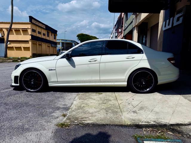 2011 Mercedes Benz C63 AMG (CBU) 6.2 (A) - 2