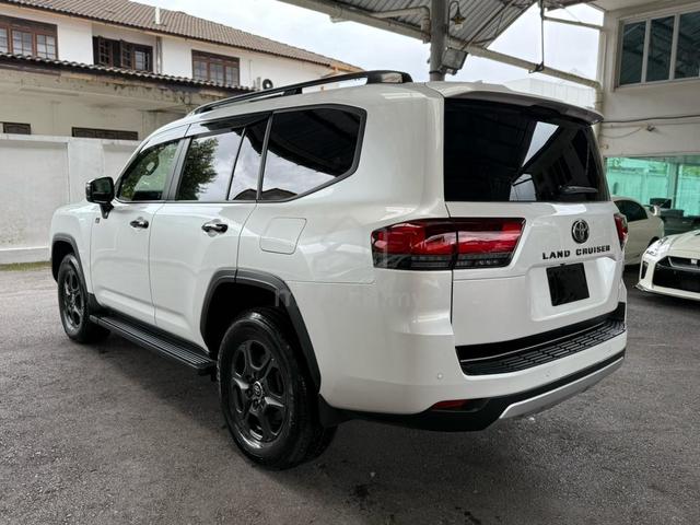 2021 Toyota Land Cruiser 300 GR-Sport 3.3 Diesel - 3