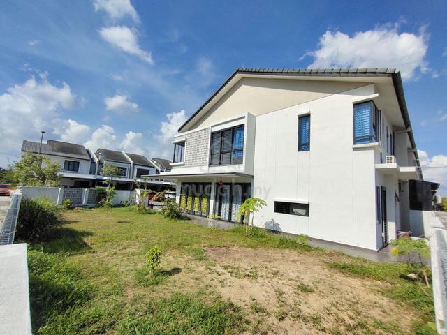 End Lot with 28ft Extra Land Double Storey Elmina Green 1 2