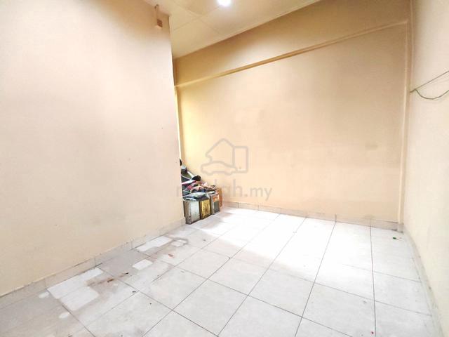 Taman Nusa Bestari, Shop Apartment 1