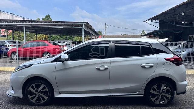 2022 Toyota YARIS 1.5 E MY19 FACELIFT (A) - 3