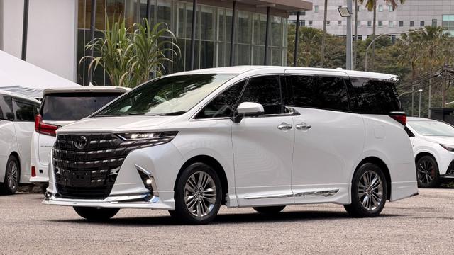 2025 Toyota ALPHARD 2.5 Z (A) TIP-TOP CONDITION - 2