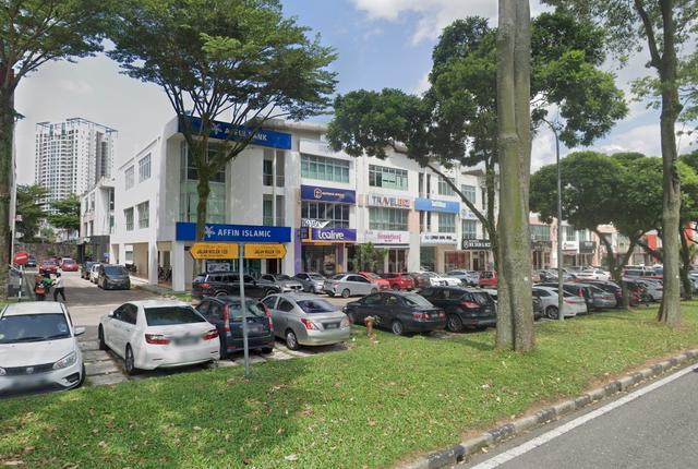 3 Storey Shop Endlot/ Taman Molek/ For Rent 1