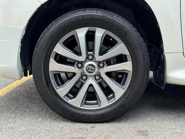 2019/22 Toyota LAND CRUISER 4.6 ZX V8 - 5