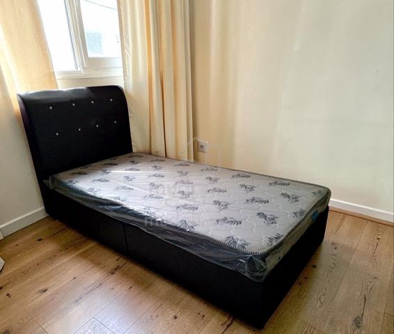 Roomstay Executive WANITA - (Bilik Sewa WANITA - SINGLE ROOM) 1
