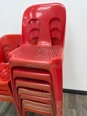 Plastic Chair - photo 2 of 2