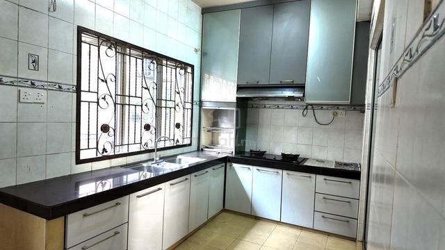 Free hold,22x75 puchong bandar puteri for sale 1